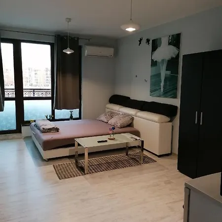 Central Studio Maritsa 아파트 *